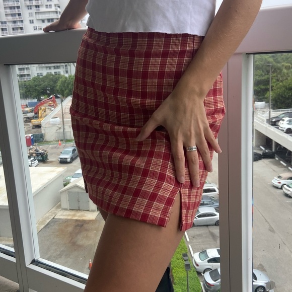 brandy melville skirt - Picture 2 of 2